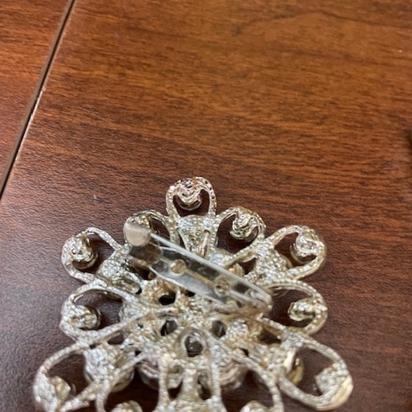 Brooch - Picture 2 of 2